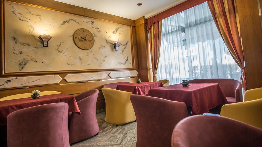 Hotel Posta Comano Terme Exterior foto